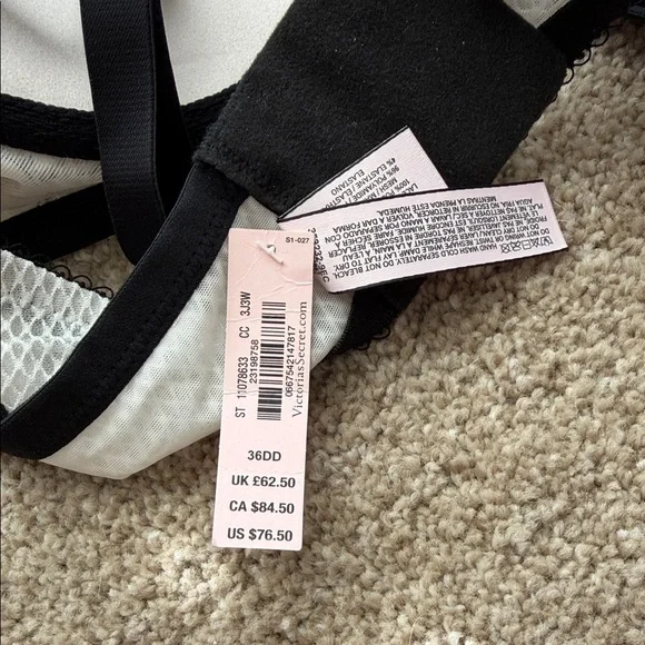 Victoria's Secret Ivory Lace Push-Up Bra & Thong with Black Trim - Picture 8 of 9